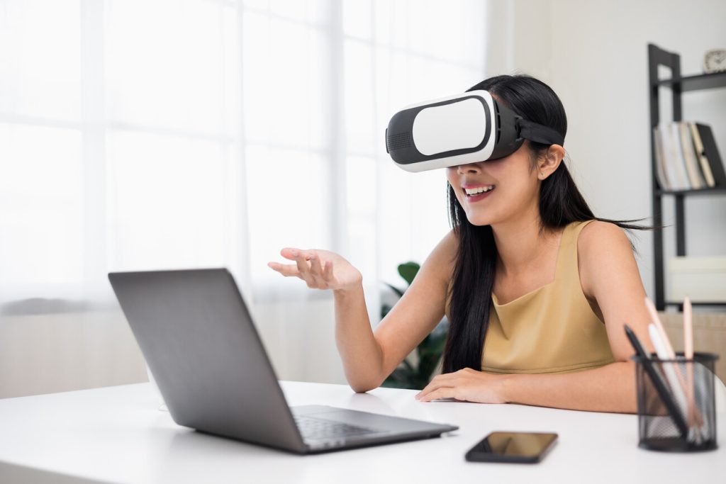 Training With Simulated AI Interviews to Get Hired - firtsPRO